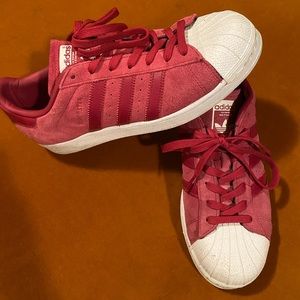 Women’s adidas superstars pink 9.5